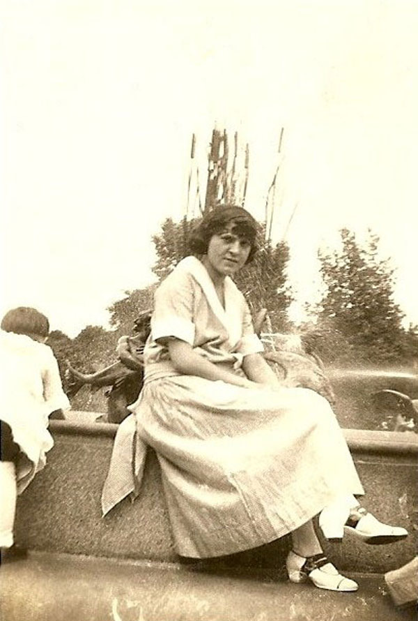 Marie Ierovante/Camodeca/Common sitting at a fountan