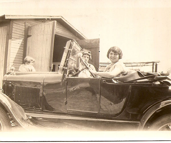 Della ?, Anna ?, and Marie Camodeca/Common