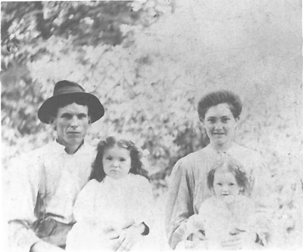 Wesley Nathan, Gay Iva, Melinda Adeline (Hartley), and Edna Grace, Wiles