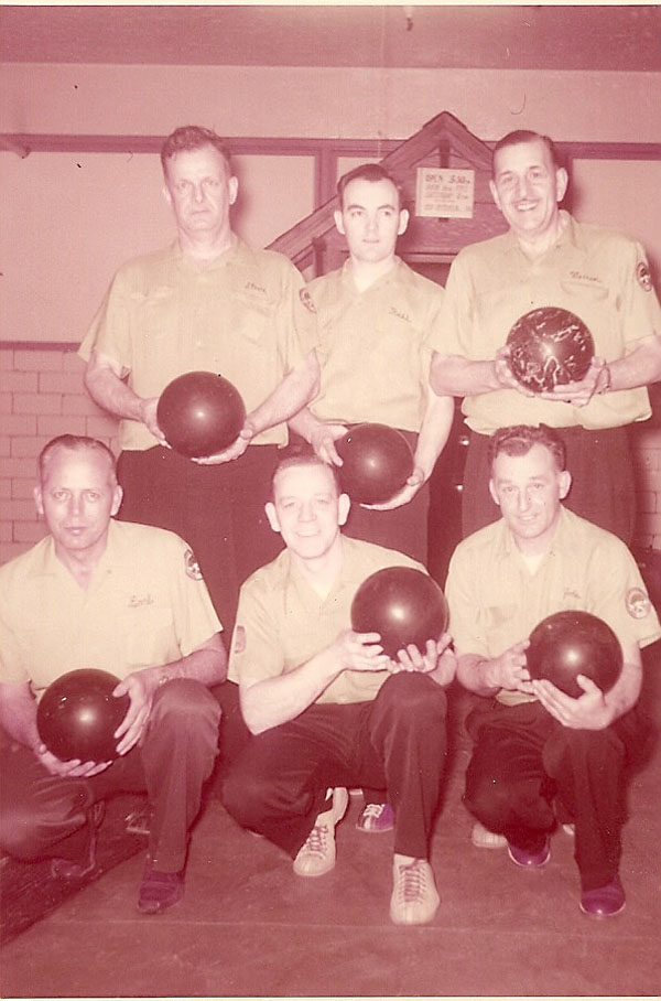 (back) Steve Akerman, Russell Wiles, Unknown (front)Earl Ring, Unknown, Unknown